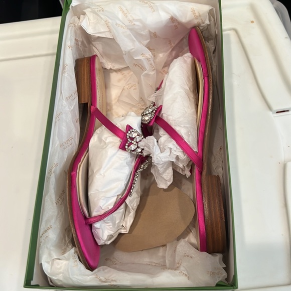 Kate Spade fuchsia sandals. Size 8 M - Picture 4 of 5
